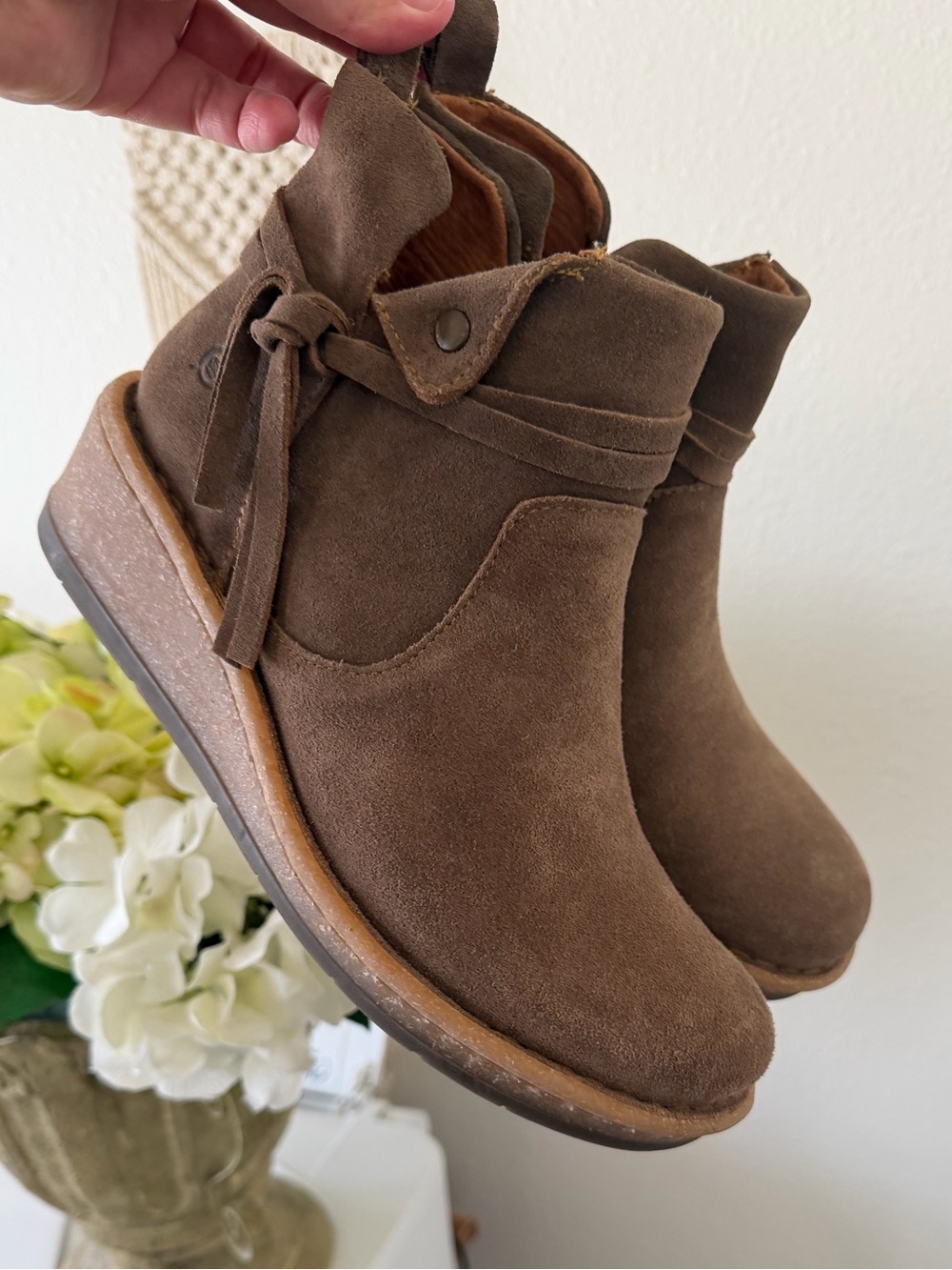 Born - Women's Vaughn Round Toe Regular   Boots